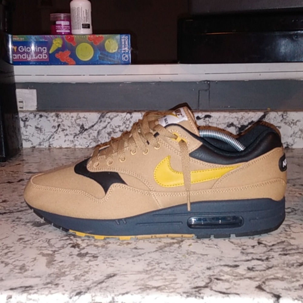 Nike Air Max 1 🔥Vintage🔥 "Carhartt" Elemental Gold/Black.
